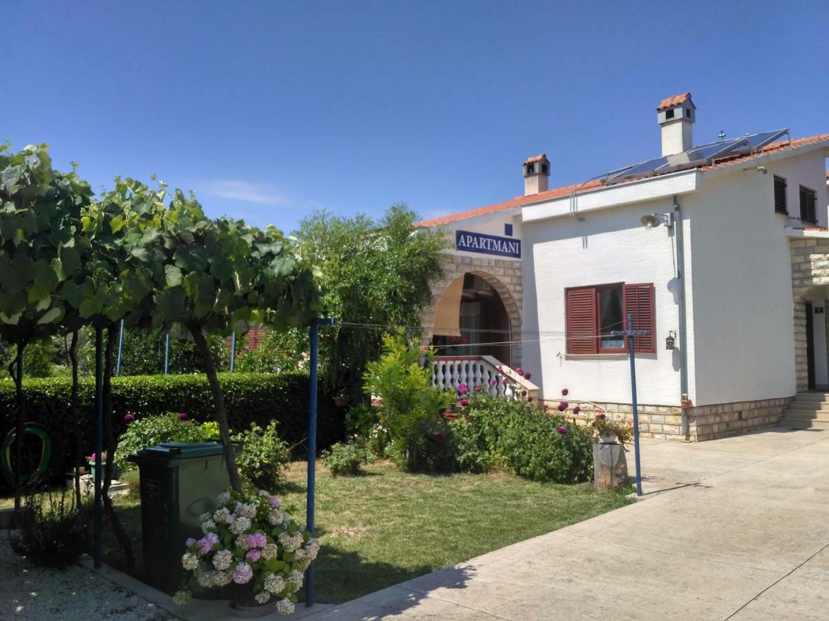 Apartmani Tonica Sukosan Bagian luar foto